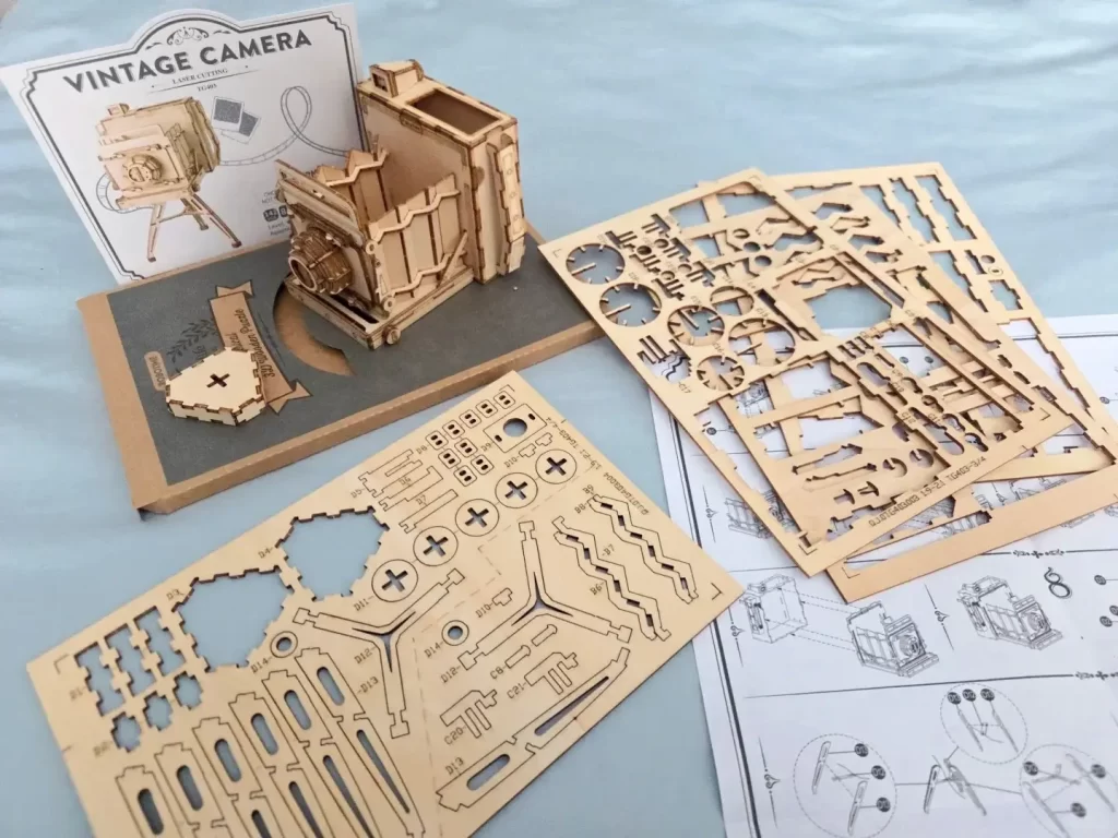 Wholesale 3D wooden puzzles and mechanical model kits for retailers and OEM orders